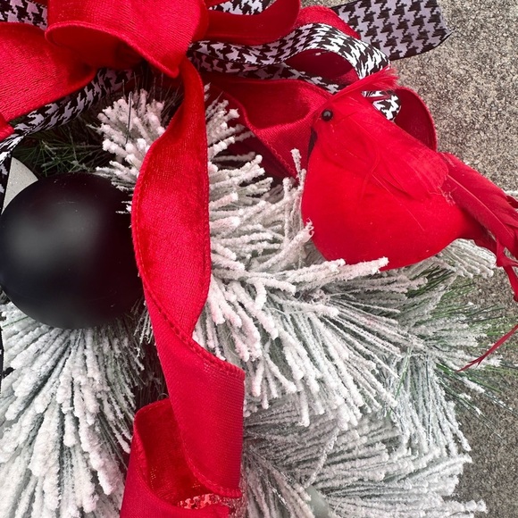 Festive Red and Black Holiday Swag - Picture 7 of 11